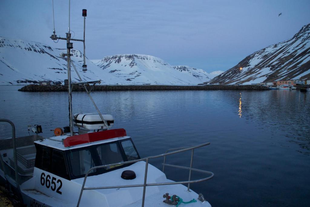 Comfy Guesthouse Westfjords Sudureyri Bagian luar foto